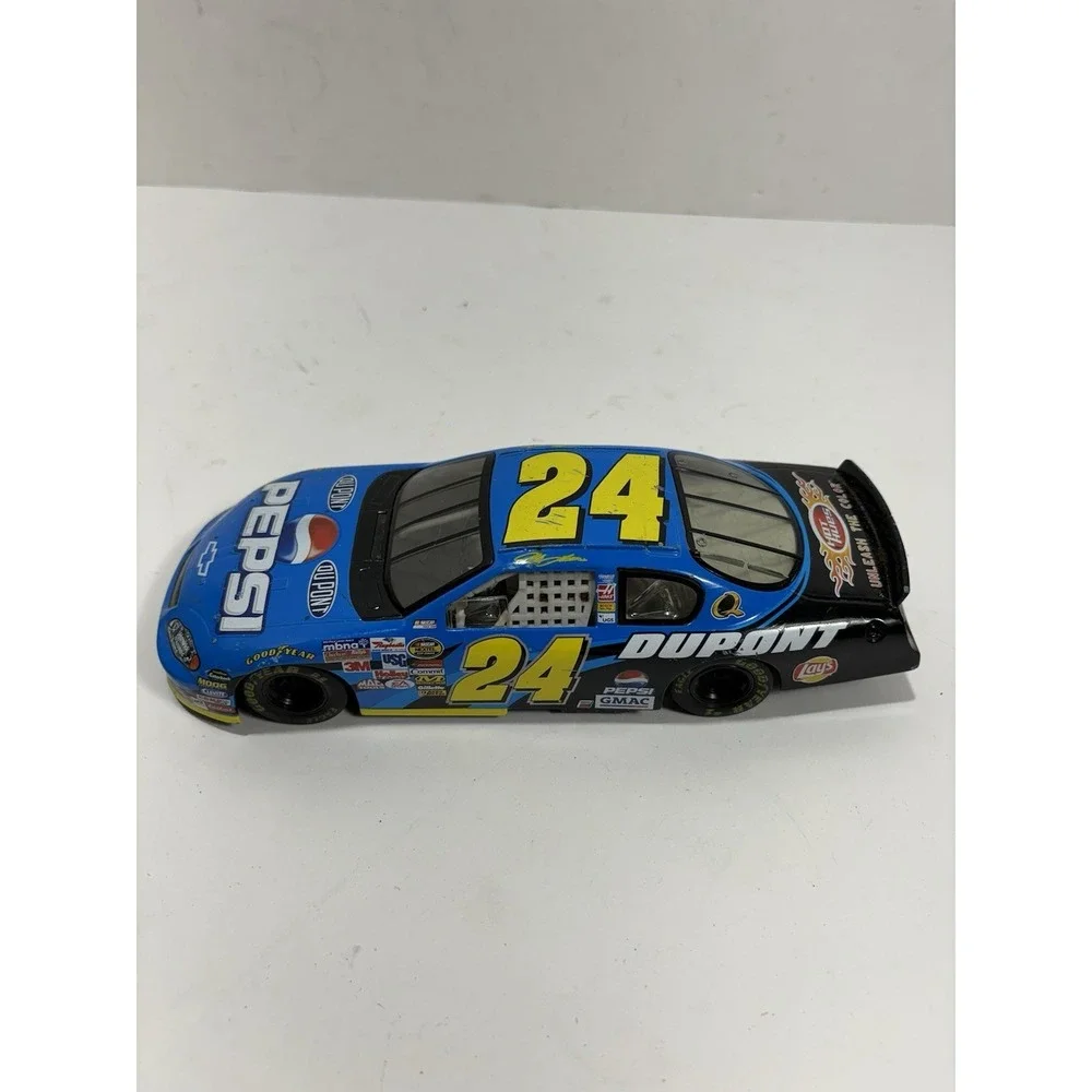 JEFF GORDON #24 DUPONT / PEPSI COR CHROME 2005 ACTION 1:24 SCALE NASCAR DIE-CAST